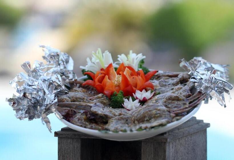 Albander Hotel & Resort