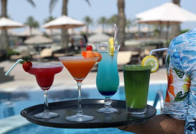 Albander Hotel & Resort