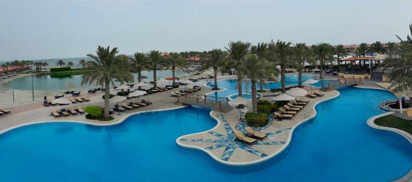 Albander Hotel & Resort