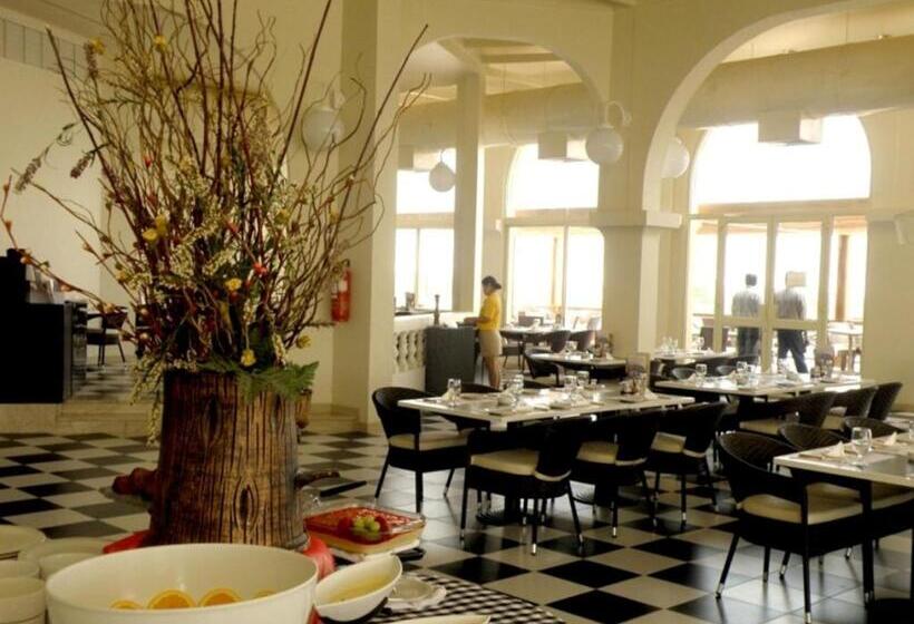 Albander Hotel & Resort