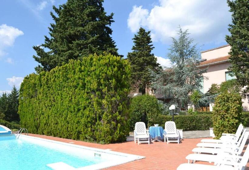 Appartamento Con Piscina E Tennis