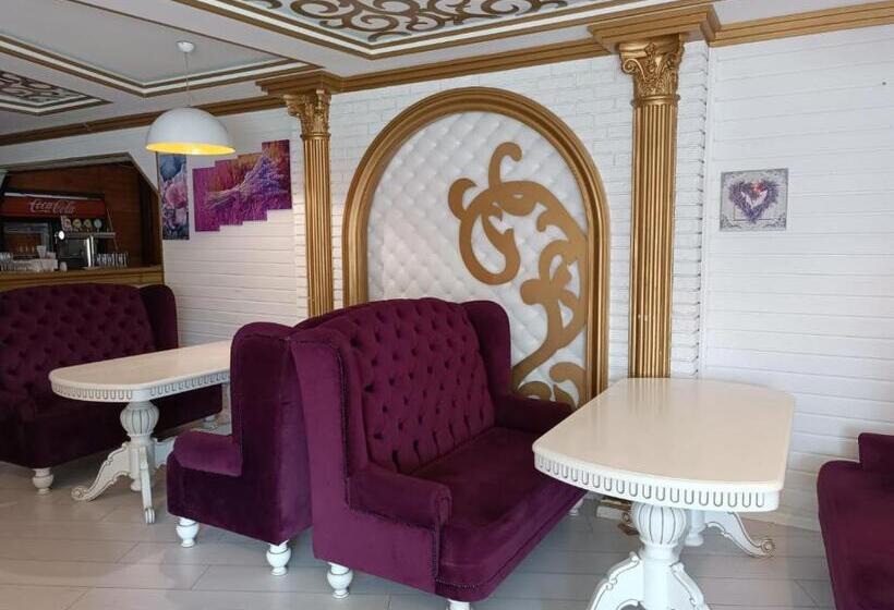 هتل сонячна долина готель фортеця