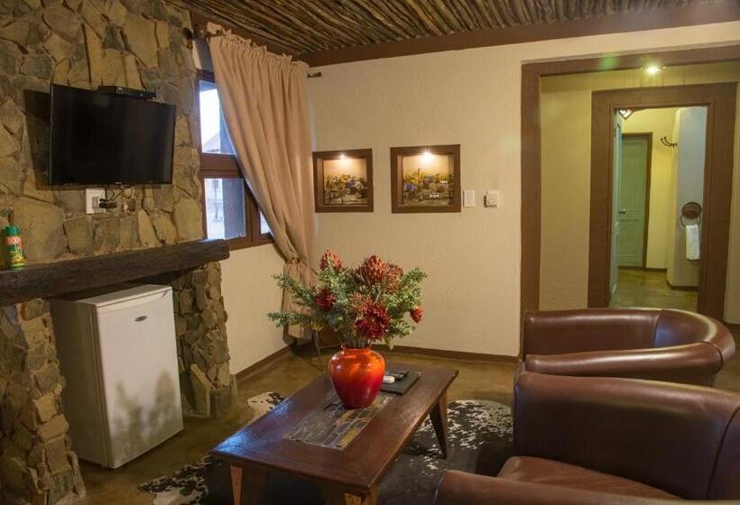 בית מלון כפרי Emoya Basotho Lodge