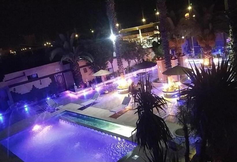 هتل Hôtel La Vallée Des Oiseaux