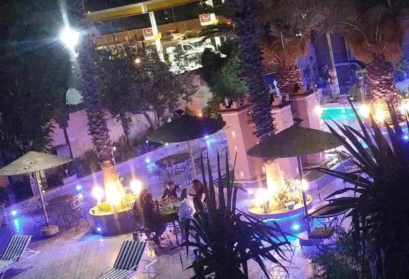 هتل Hôtel La Vallée Des Oiseaux