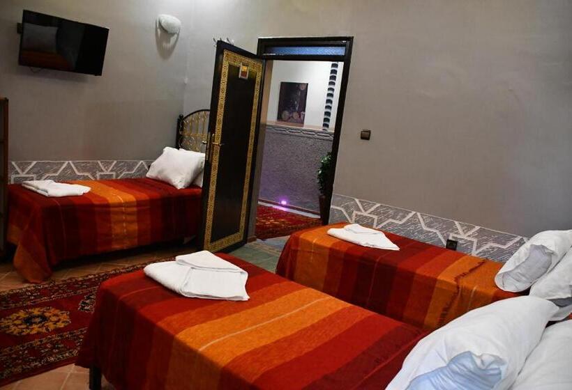 هتل Hôtel La Vallée Des Oiseaux