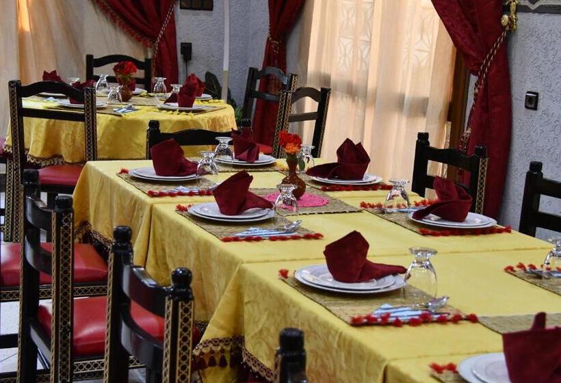 هتل Hôtel La Vallée Des Oiseaux