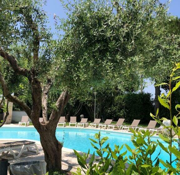 Отель Otus Camere