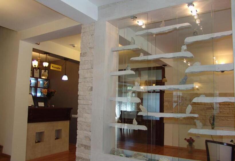 膳宿费 Complex Turistic Perla Trascaului