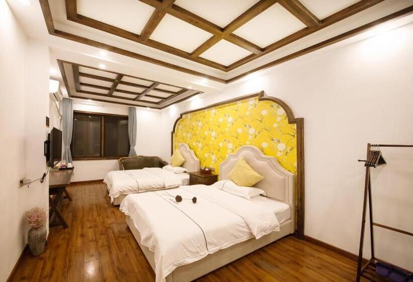 بنسيون Fenghuang Slowly Time Inn