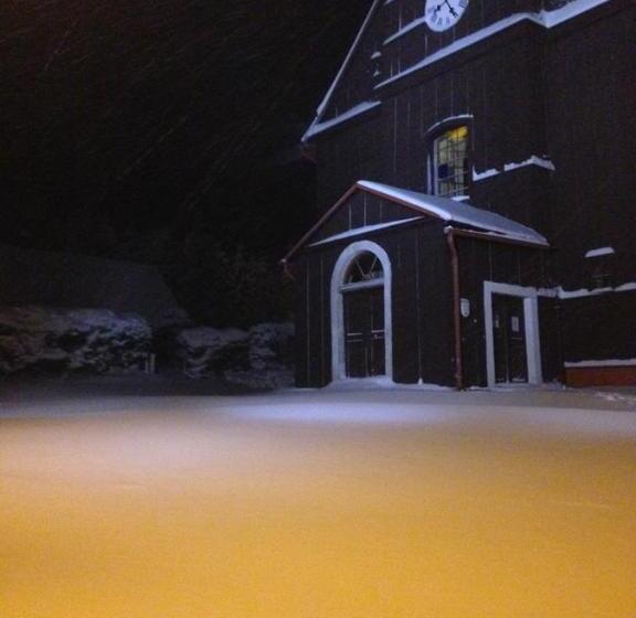 ペンション Penzion A Restaurace Sokolí Boudy