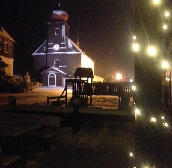 ペンション Penzion A Restaurace Sokolí Boudy