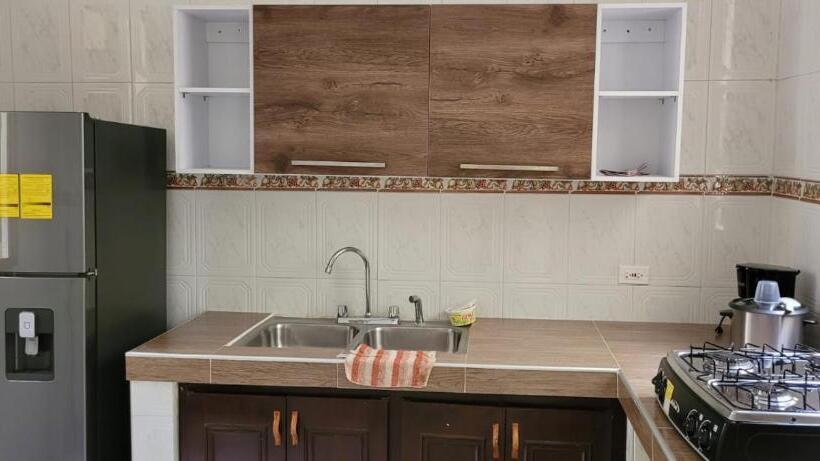 膳宿费 Piazza Granada