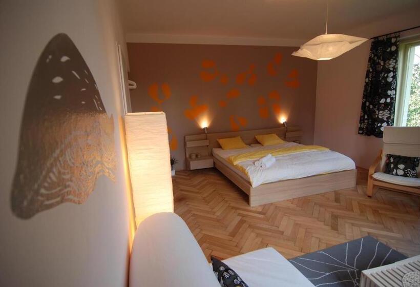 پانسیون Vila Jasmína