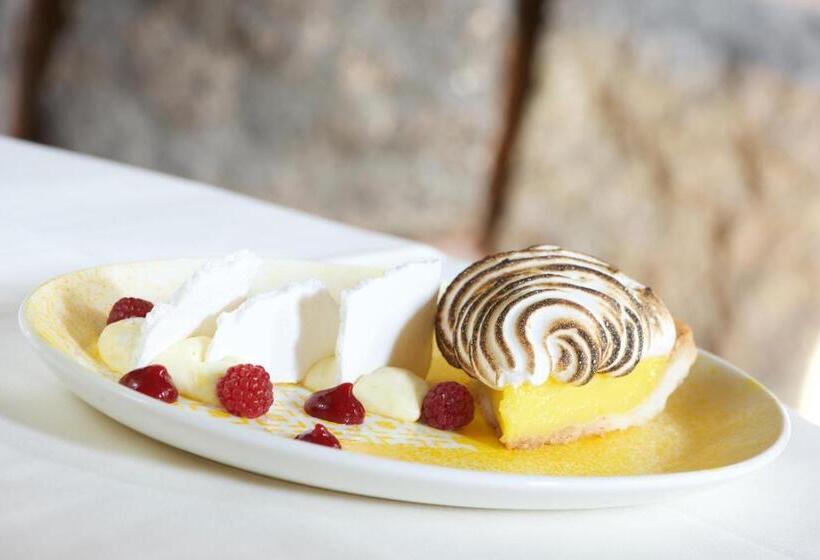 Отель The Ahwahnee