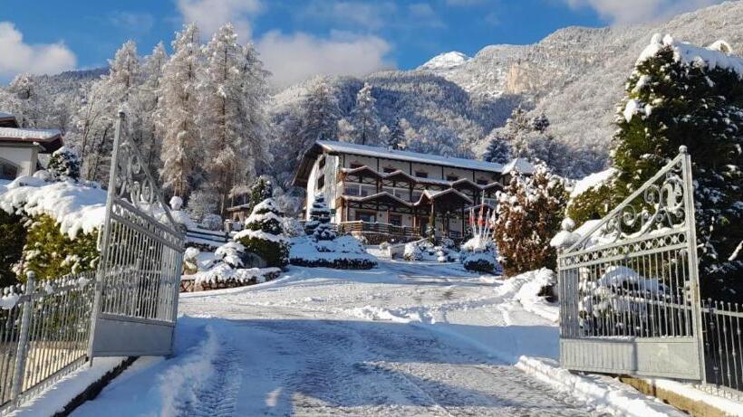 فندق Ristorante Scoiattolo