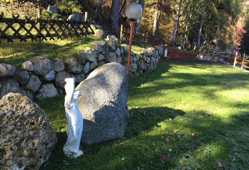 فندق Ristorante Scoiattolo