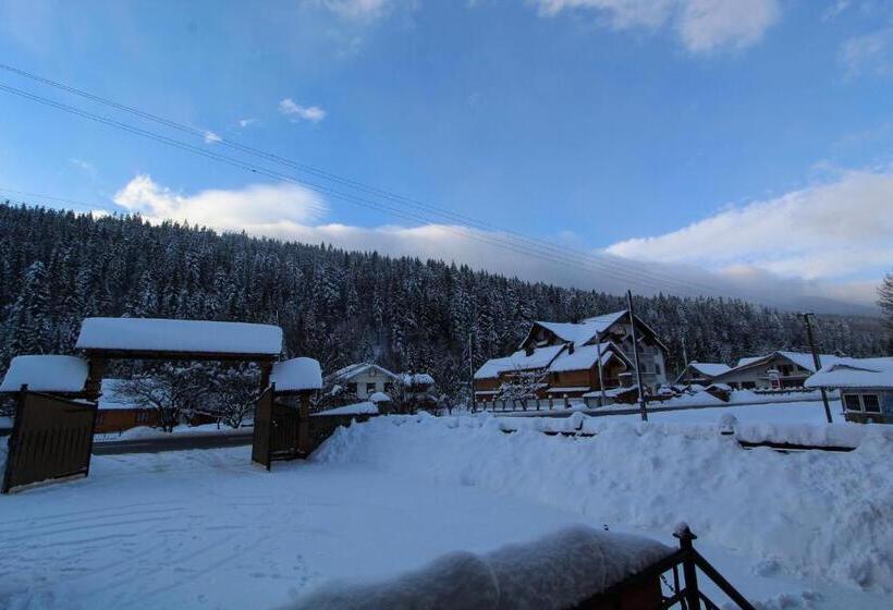 هاستل затишний готель едем