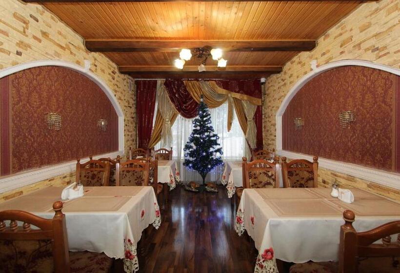 هاستل затишний готель едем