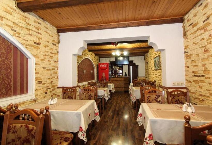 هاستل затишний готель едем