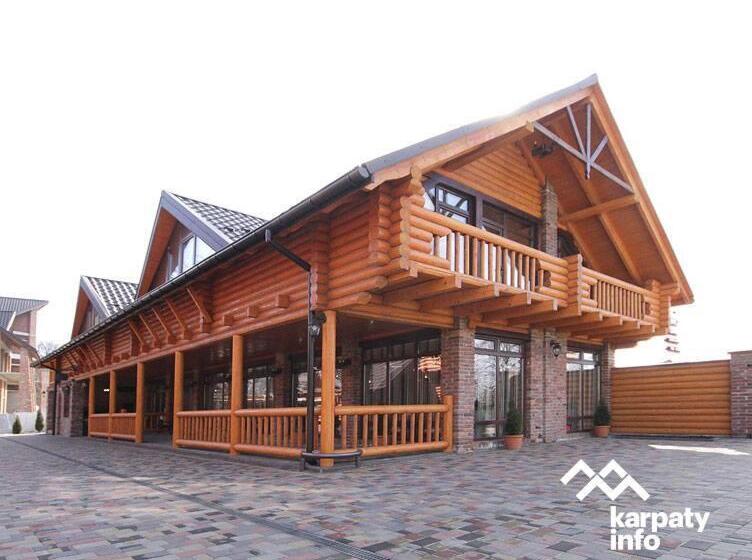 Auberge Hôtelière батярський двір