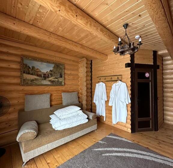 فندق صغير батярський двір