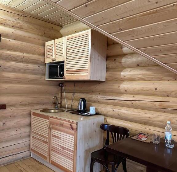 فندق صغير батярський двір