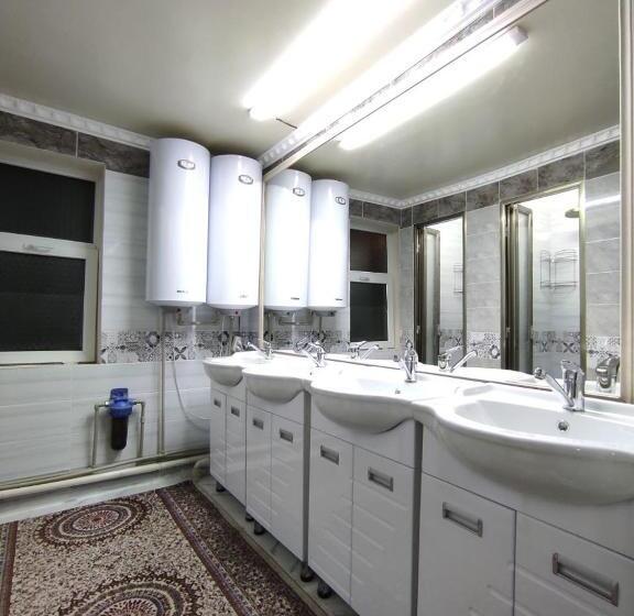 Nomadstan Capsule Hostel