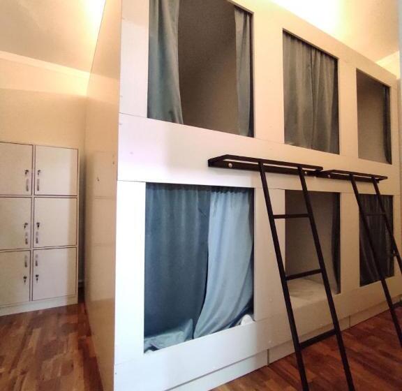 Nomadstan Capsule Hostel