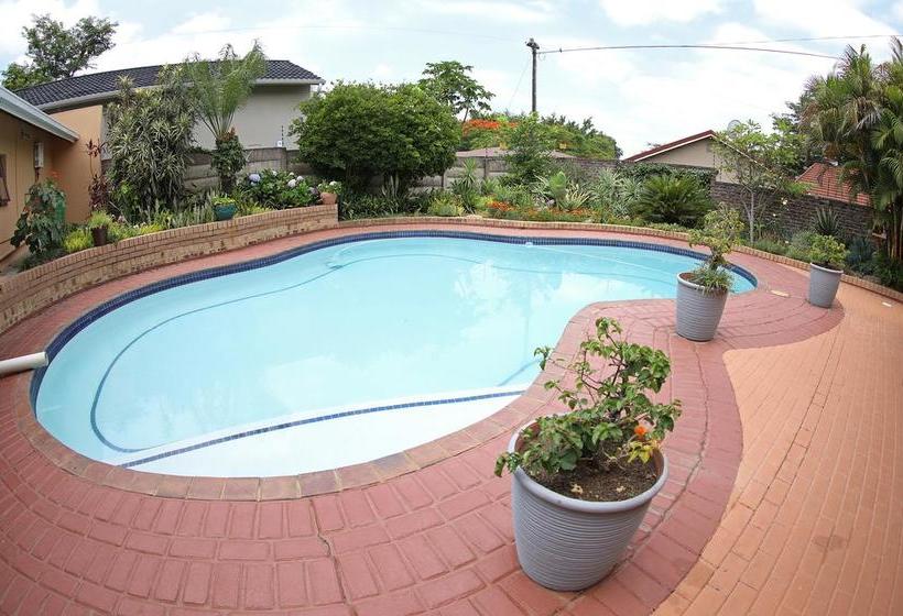 35 Kelkiewyn Bed & Breakfast