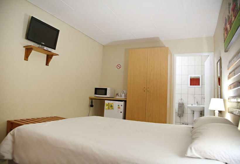 35 Kelkiewyn Bed & Breakfast