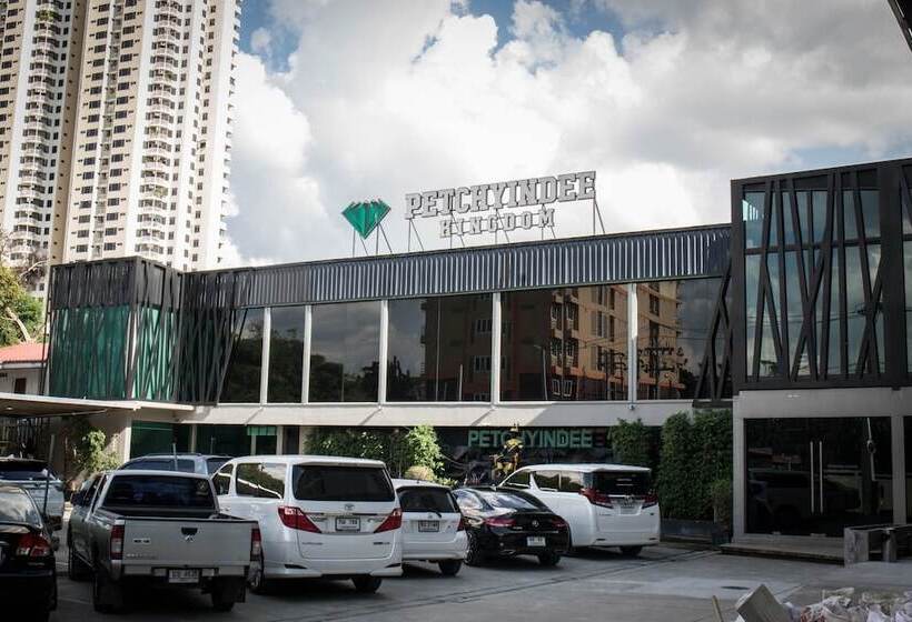 Hostel Petchyindee Kingdom