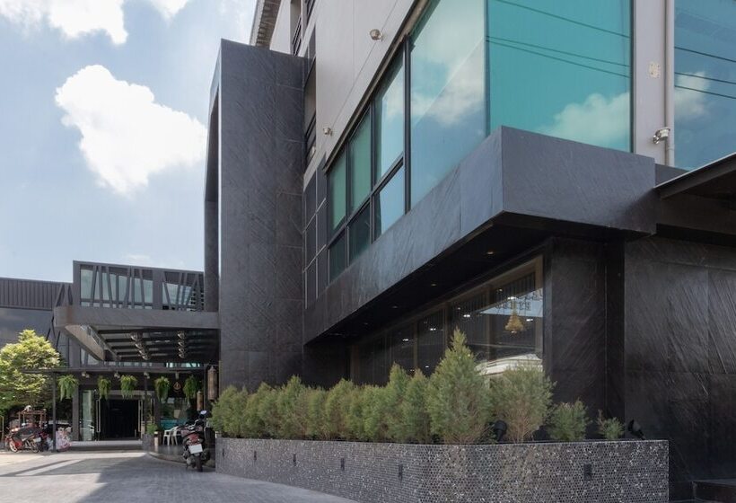 Hostel Petchyindee Kingdom