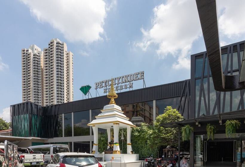 Hostel Petchyindee Kingdom