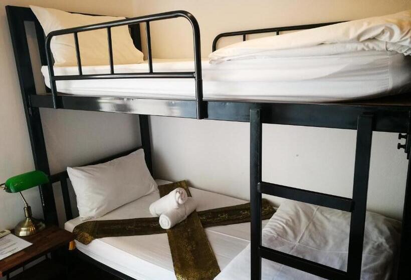 فندق صغير Ashi Poshtel