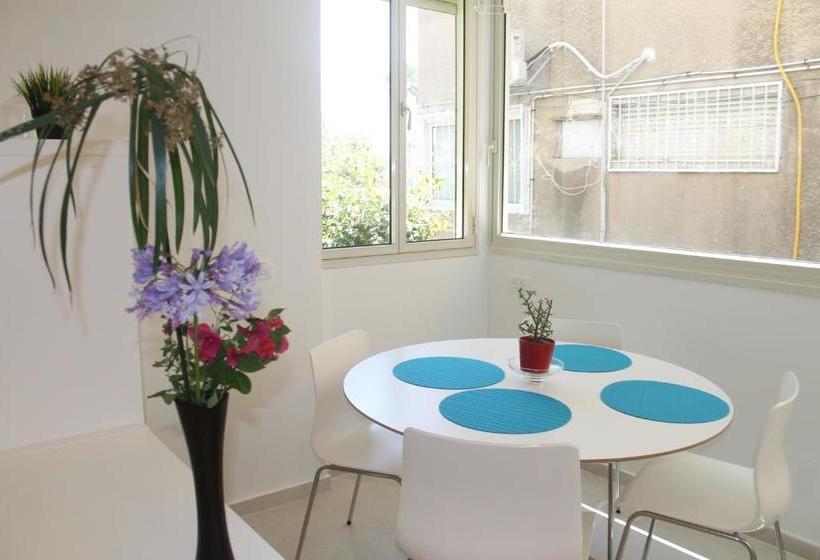 Beach And Park Apartment