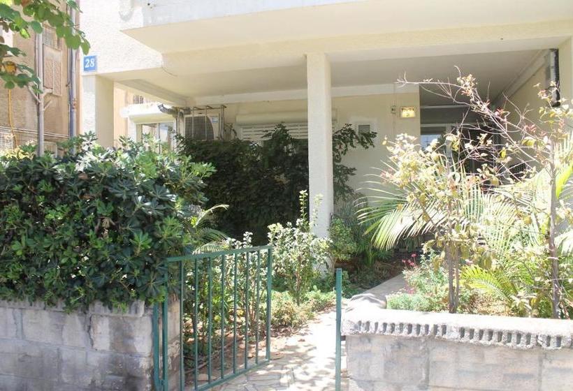 Beach And Park Apartment