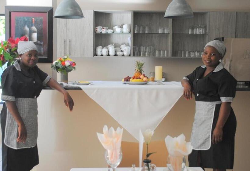 住宿加早餐  6 On Morris Guest Lodge