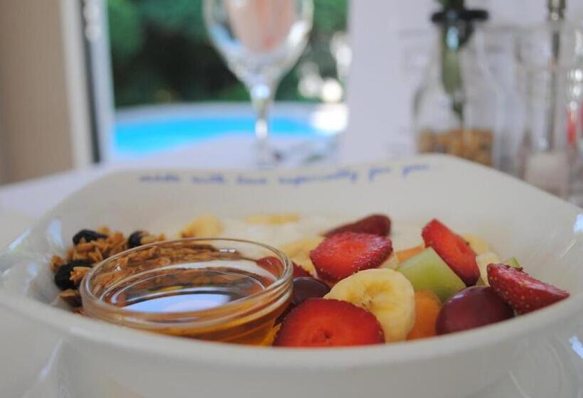 住宿加早餐  6 On Morris Guest Lodge