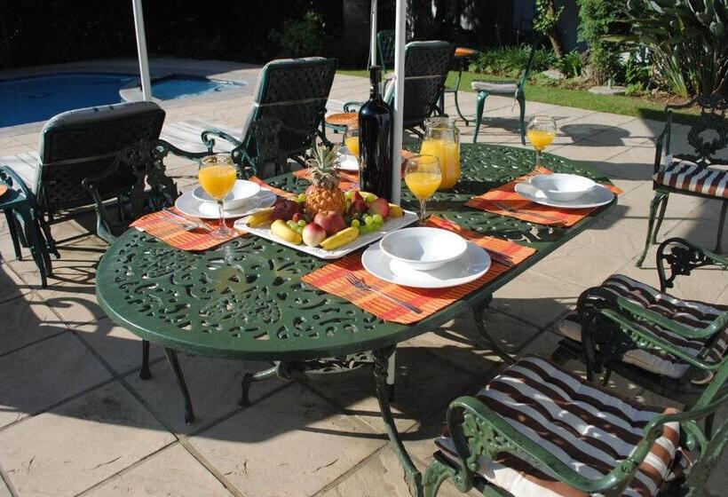 住宿加早餐  6 On Morris Guest Lodge