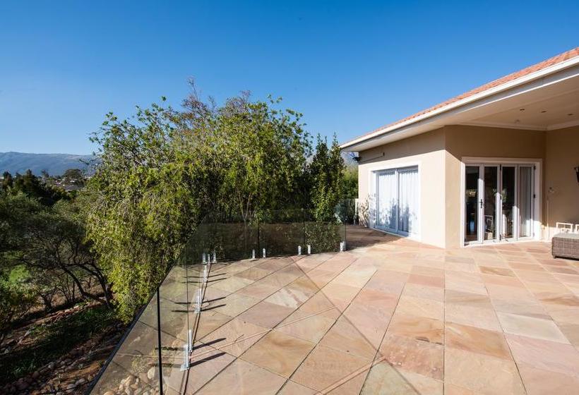 مبيت وإفطار African Tulip Guesthouse