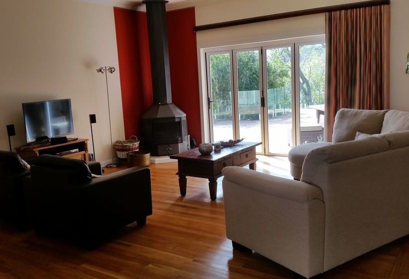 مبيت وإفطار African Tulip Guesthouse