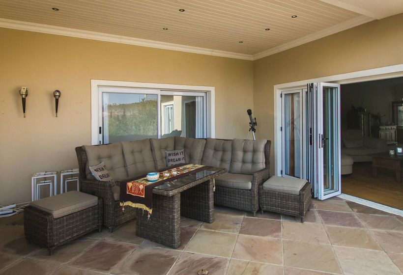 مبيت وإفطار African Tulip Guesthouse