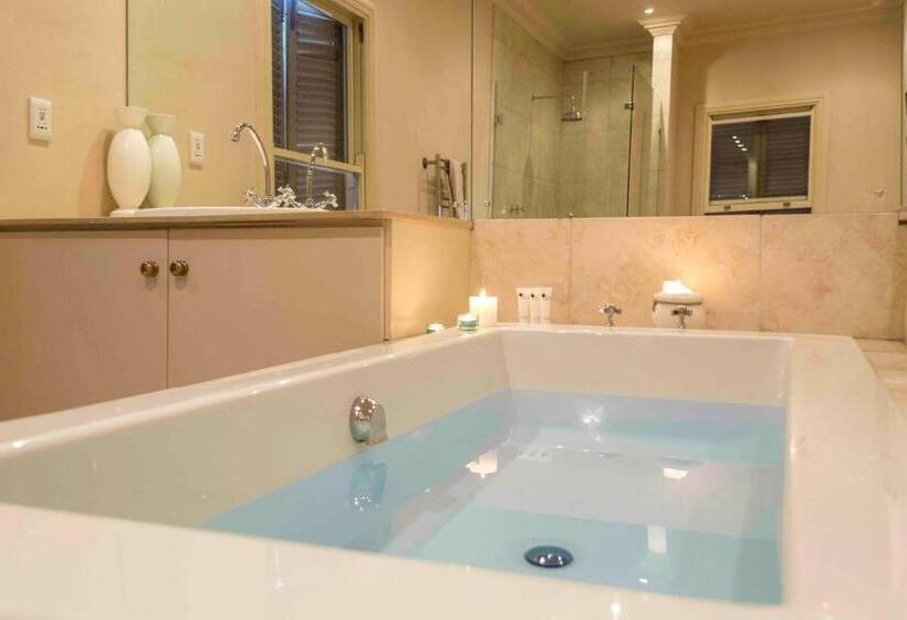 مبيت وإفطار Arum Hill Lodge