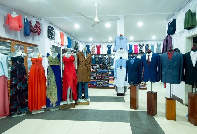 تختخواب و صبحانه The Moon Villa Hoi An