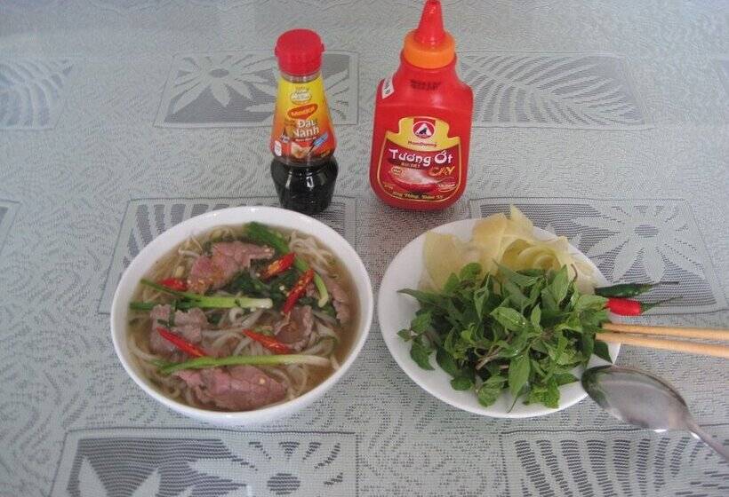 تختخواب و صبحانه The Moon Villa Hoi An