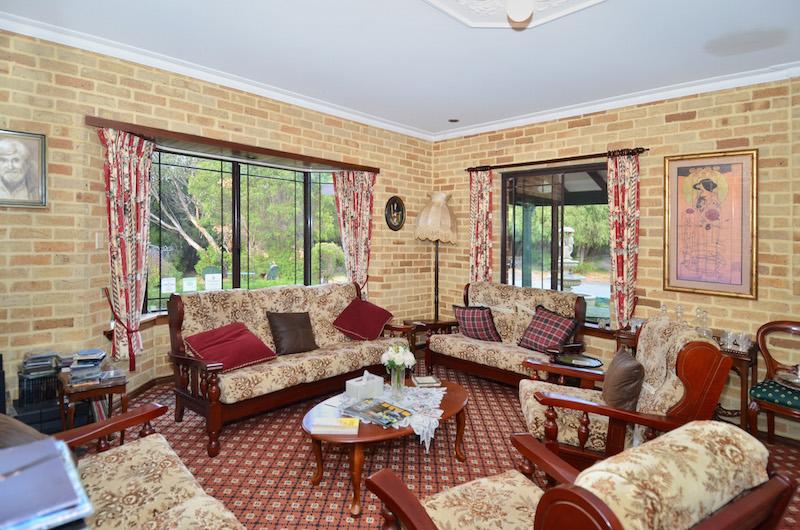 Albany S Big Grove Bed & Breakfast