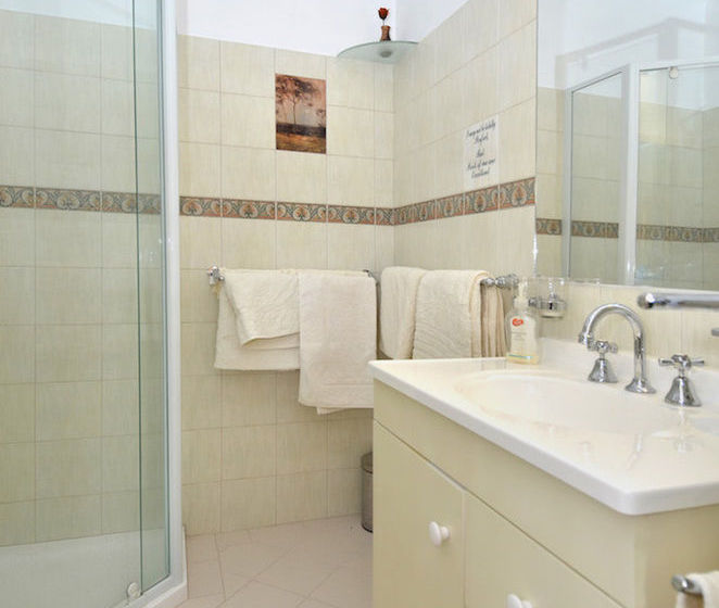 Albany S Big Grove Bed & Breakfast