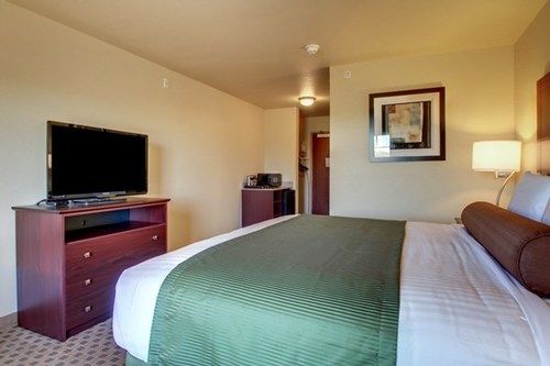 Cobblestone Hotel & Suites Pecos