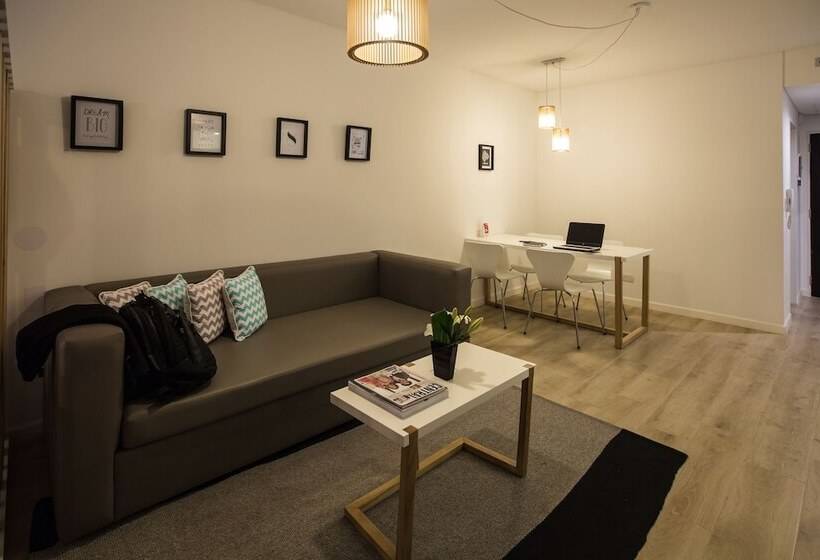 Flaat Recoleta Plaza